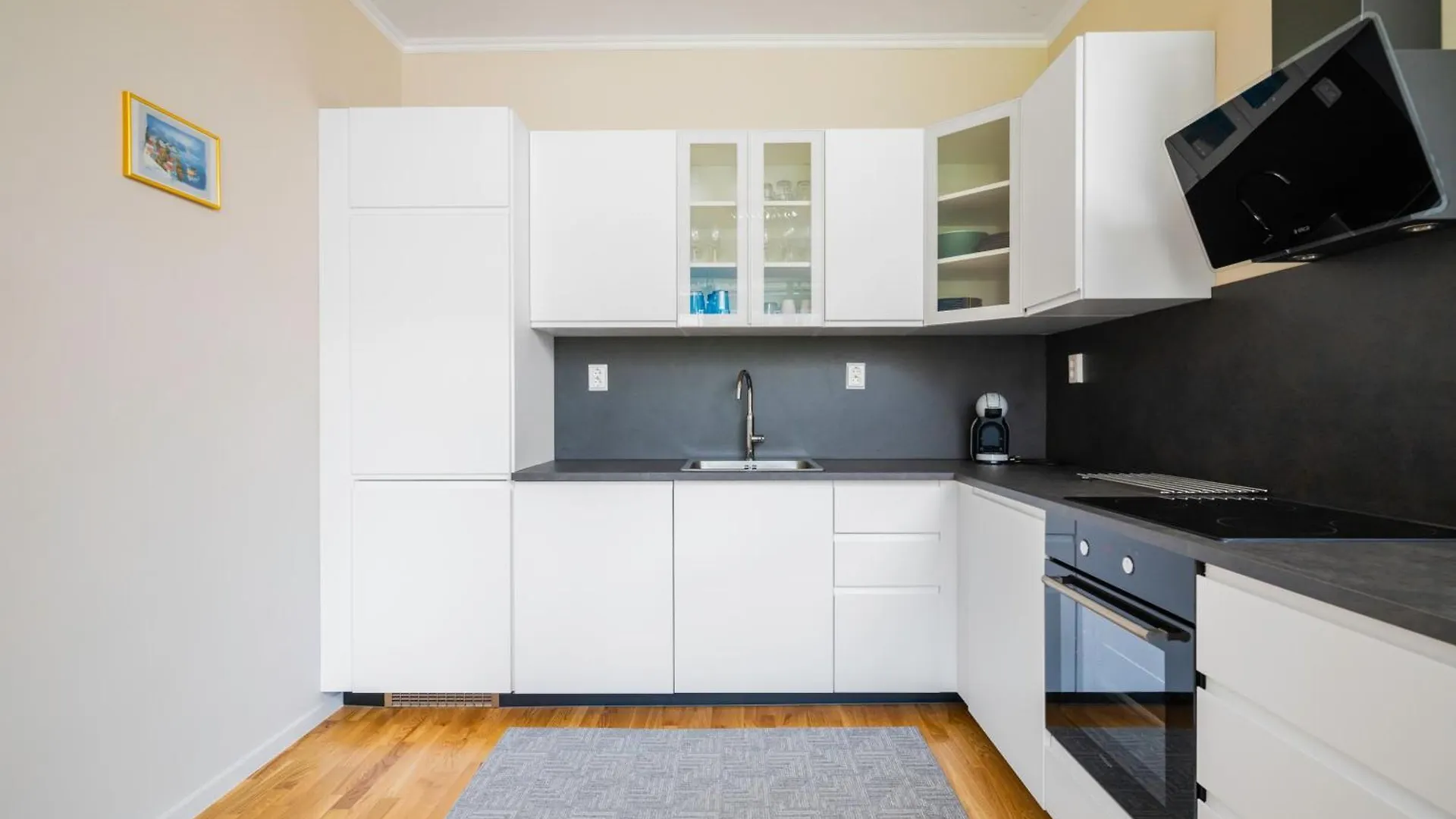 Spacious 2Bd Near Ndk With Workspace Sofia